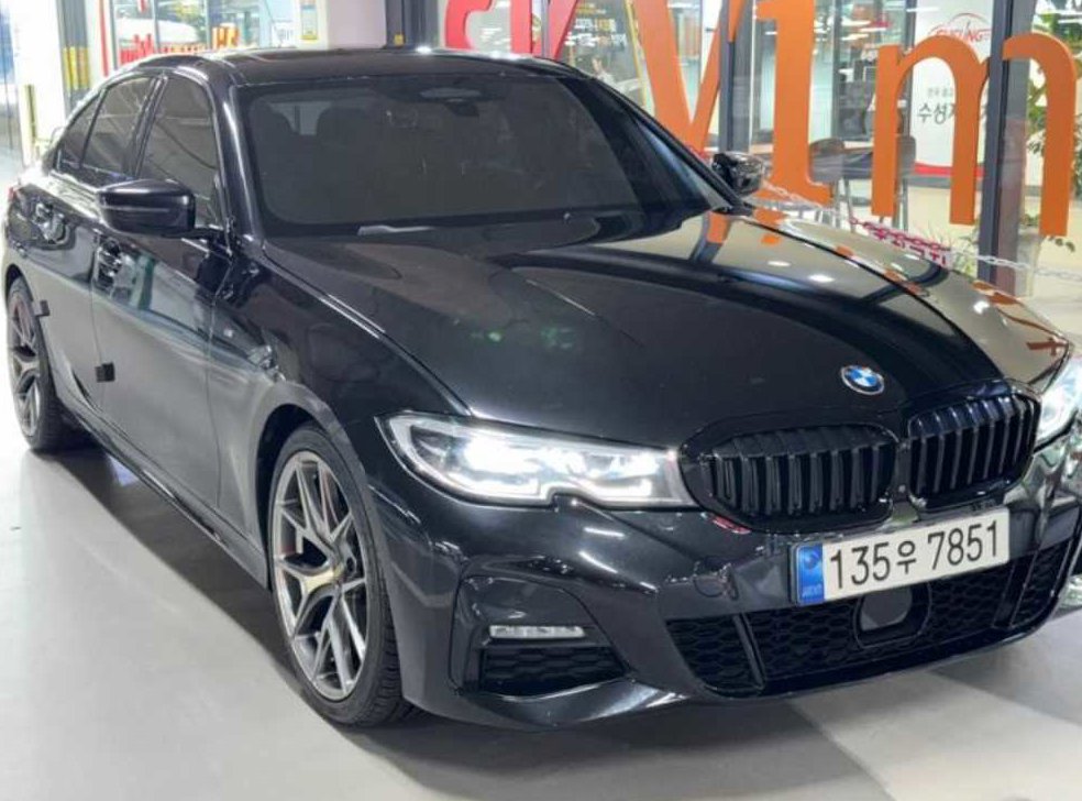 BMW 3시리즈 320i M 스포츠 사진 2