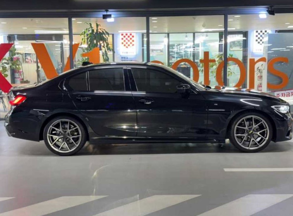 BMW 3시리즈 320i M 스포츠 사진 3
