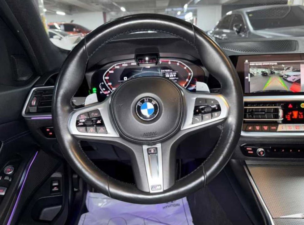BMW 3시리즈 320i M 스포츠 사진 8
