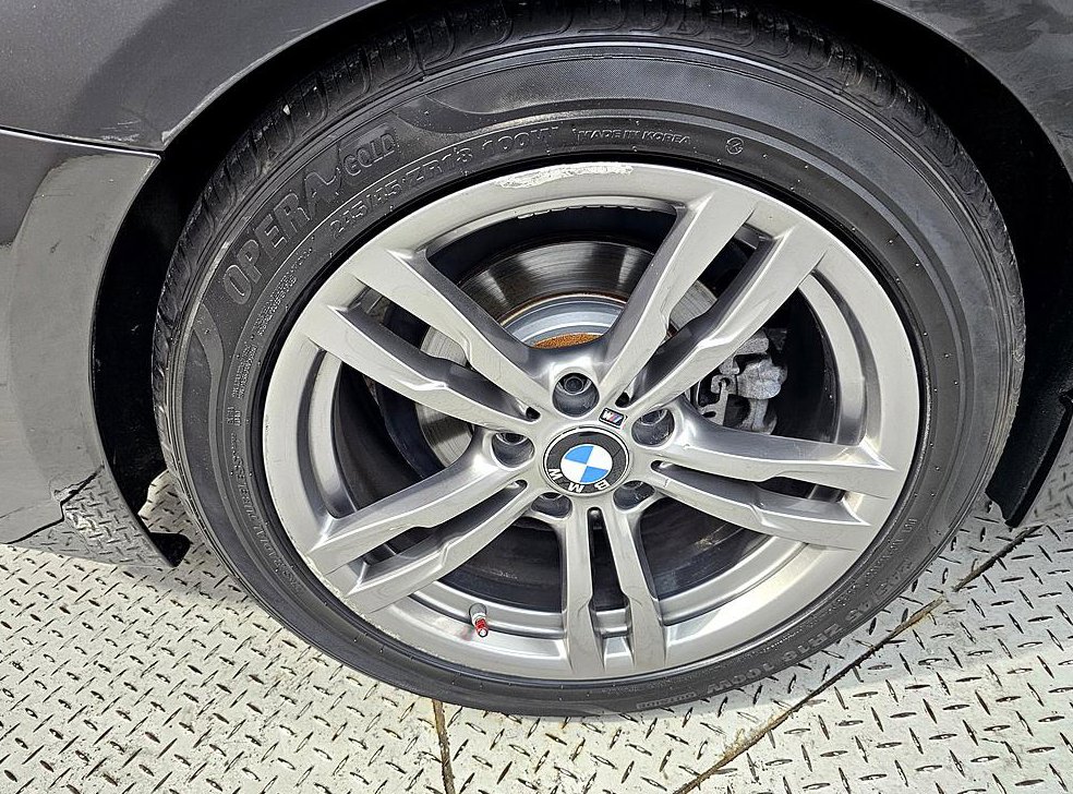 BMW 3시리즈 320d M 스포츠 쉐도우 사진 20