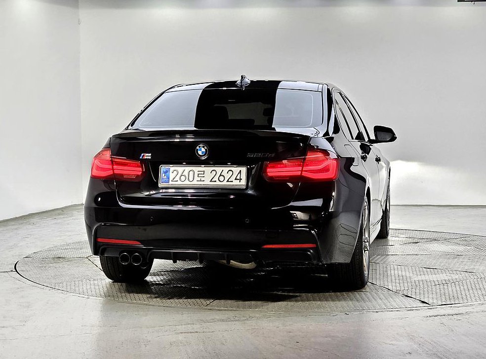 BMW 3시리즈 320d M 스포츠 쉐도우 사진 3