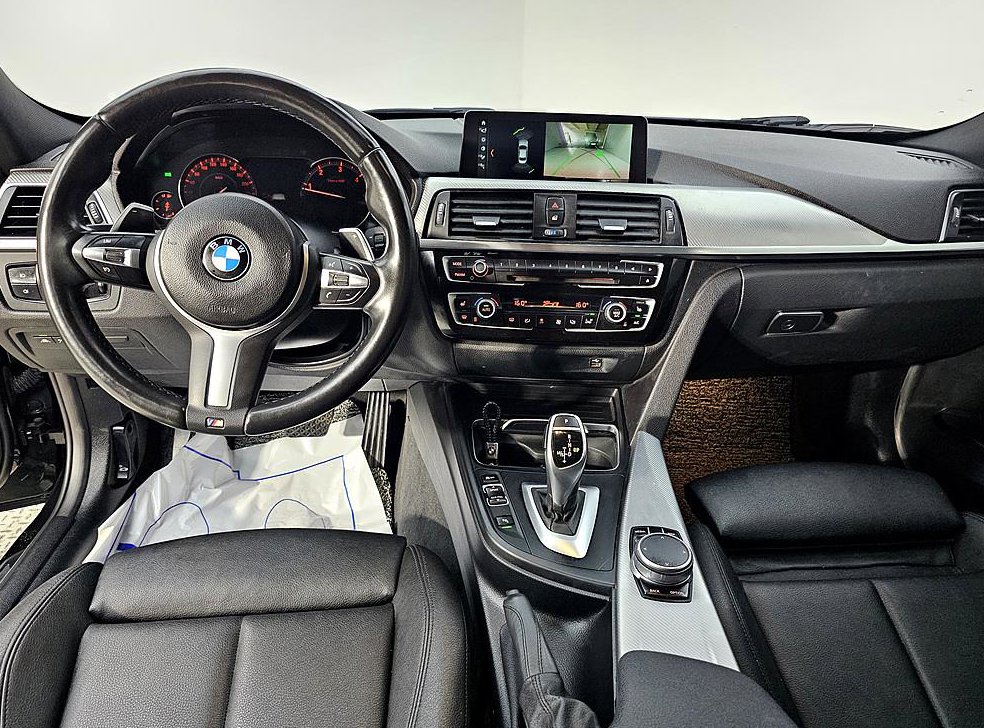 BMW 3시리즈 320d M 스포츠 쉐도우 사진 5