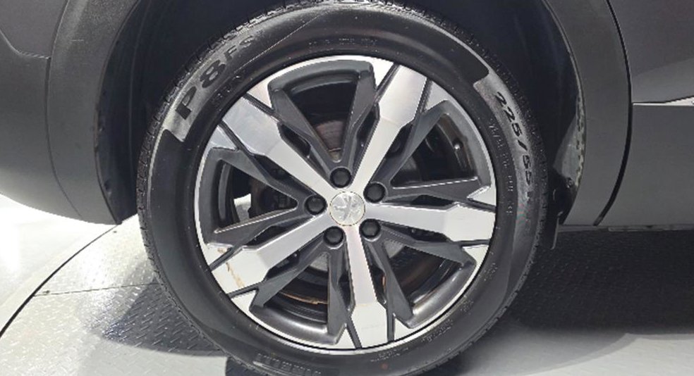 푸조 5008 1.5 BlueHDi GT 사진 4