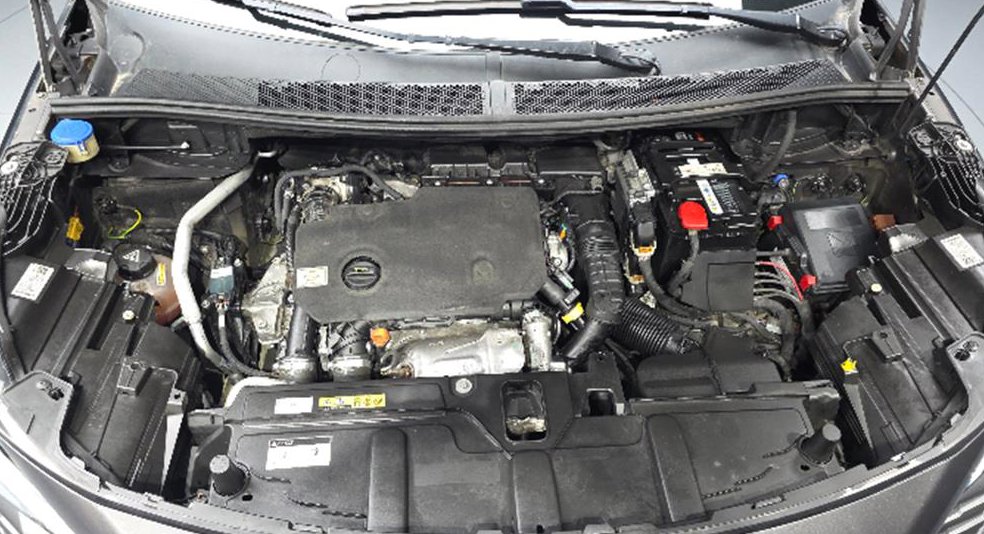 푸조 5008 1.5 BlueHDi GT 사진 5
