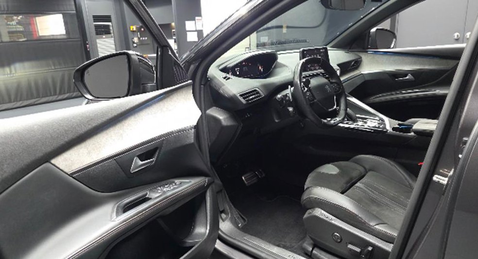 푸조 5008 1.5 BlueHDi GT 사진 8