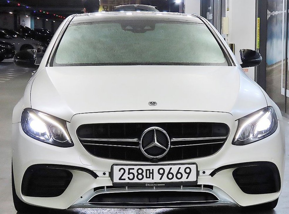 벤츠 E 클래스 E200 아방가르드 사진 2