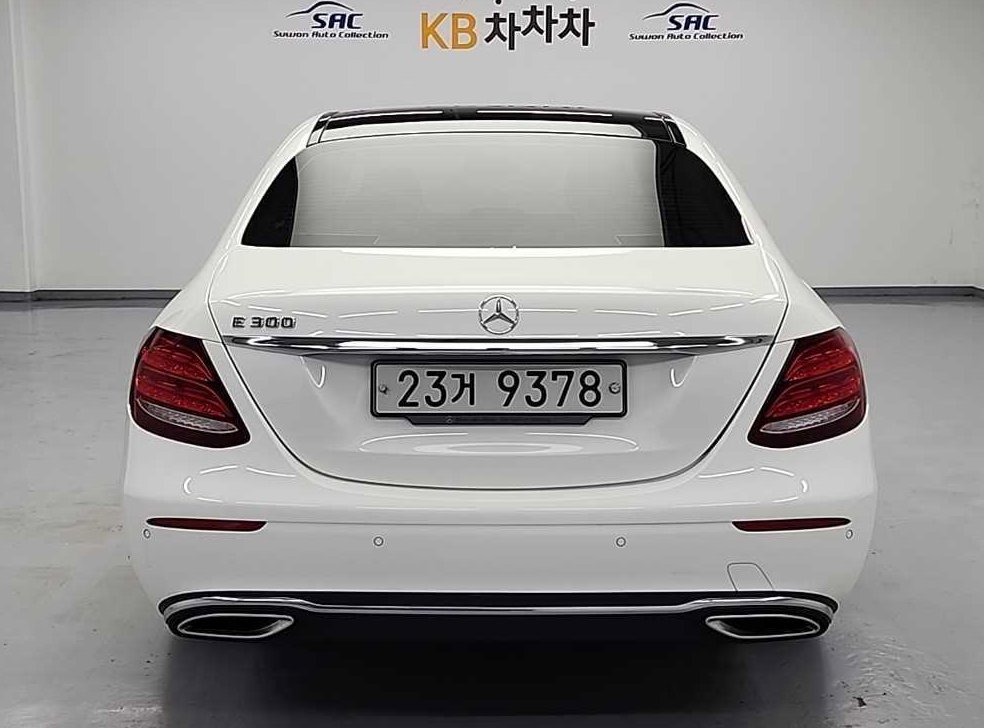 벤츠 E 클래스 E300 익스클루시브 사진 4