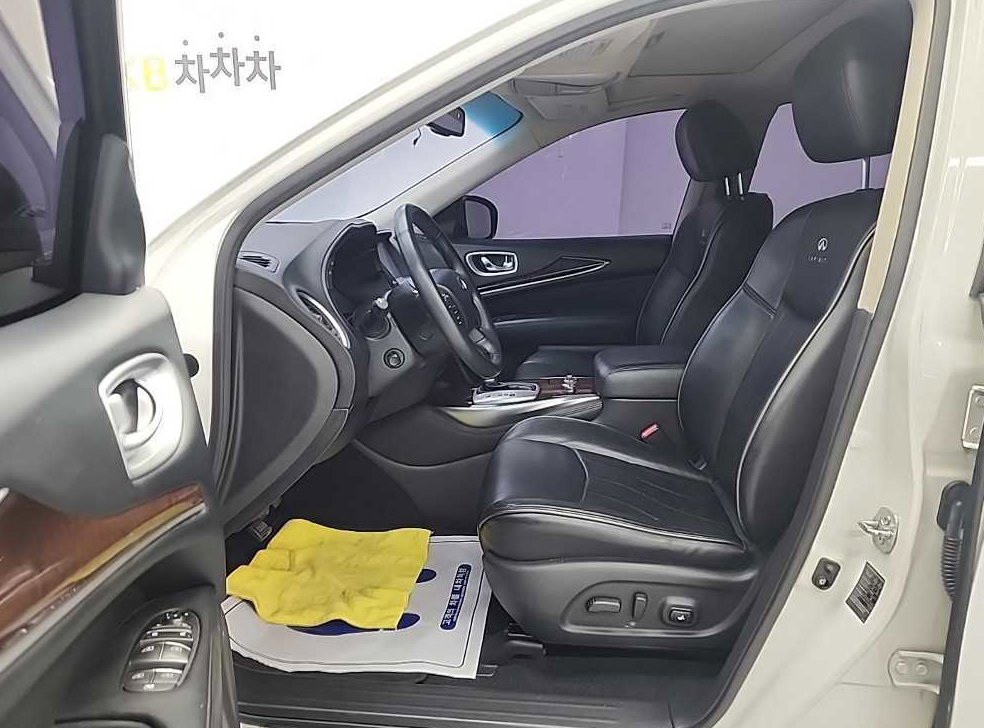 인피니티 QX 3.5 AWD 사진 11
