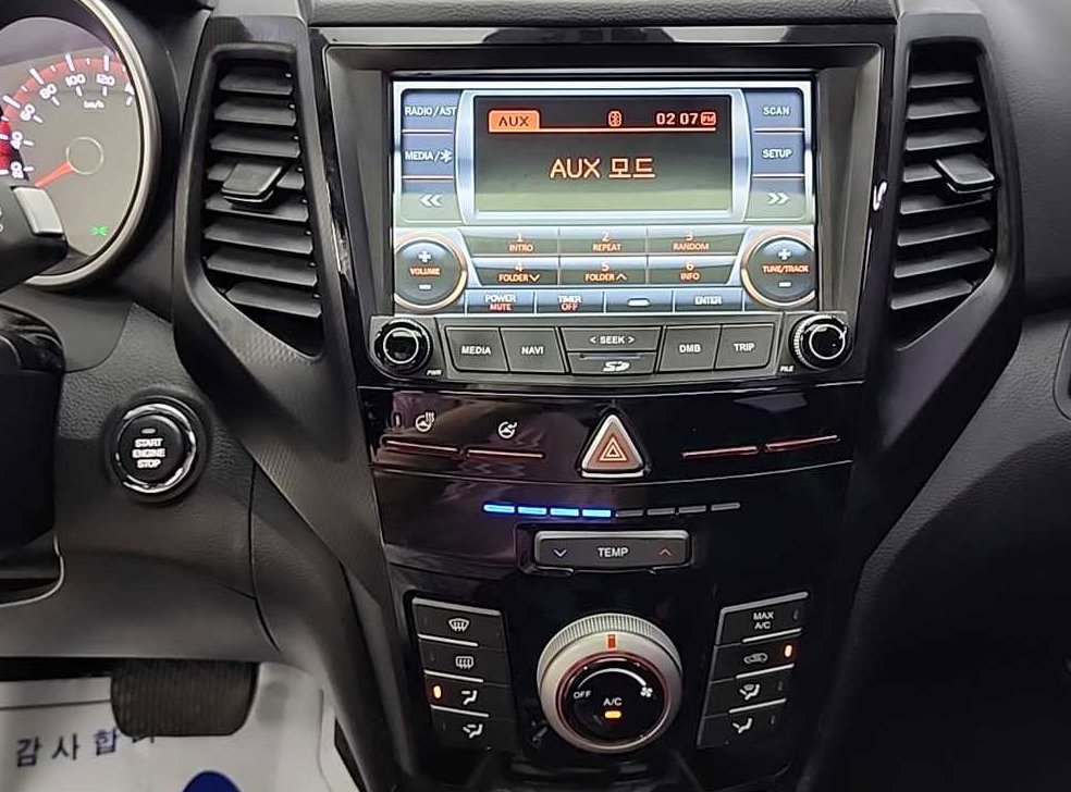 KG모빌리티(쌍용)  티볼리 4WD 디젤 1.6 RX 사진 10