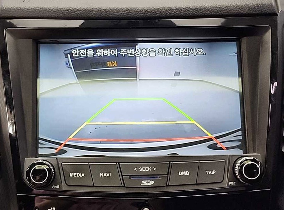 KG모빌리티(쌍용)  티볼리 4WD 디젤 1.6 RX 사진 16