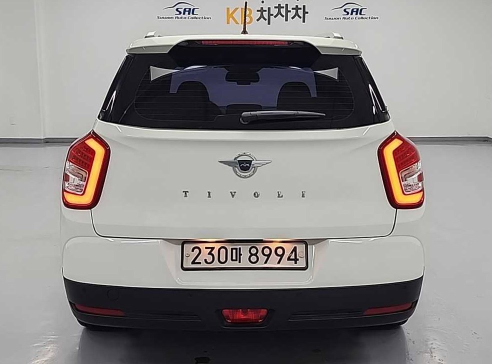KG모빌리티(쌍용)  티볼리 4WD 디젤 1.6 RX 사진 3