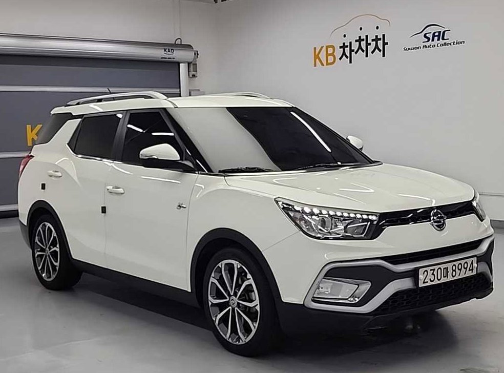 KG모빌리티(쌍용)  티볼리 4WD 디젤 1.6 RX 사진 4