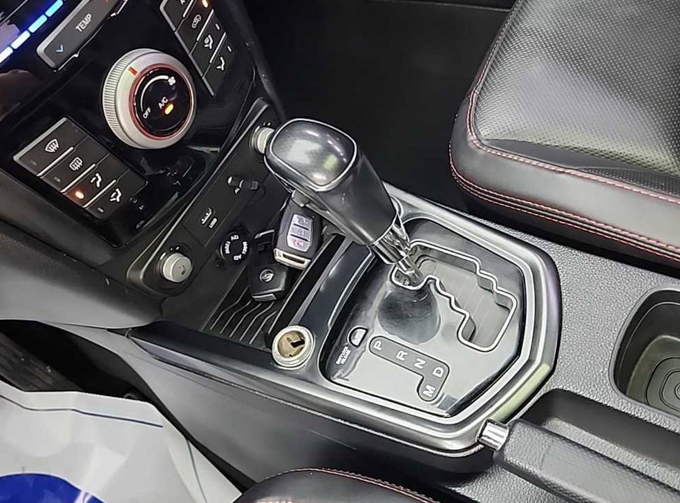 KG모빌리티(쌍용)  티볼리 4WD 디젤 1.6 RX 사진 8