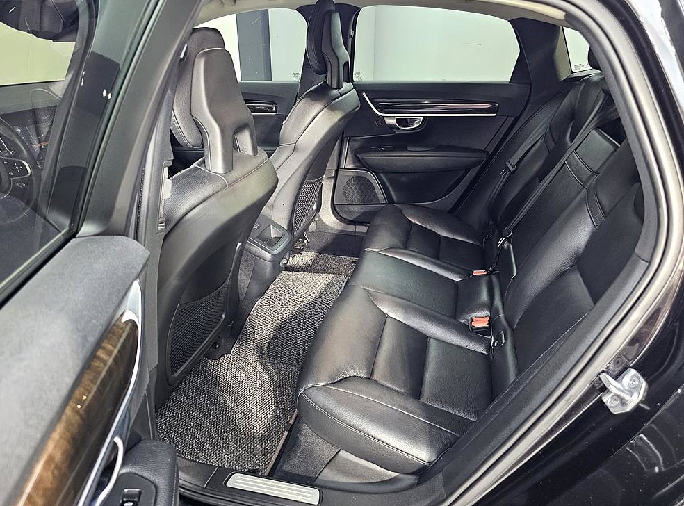 볼보 S90 T5 모멘텀 사진 9