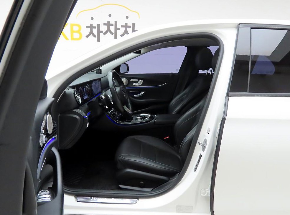 벤츠 E 클래스 E300 4MATIC 아방가르드 사진 13