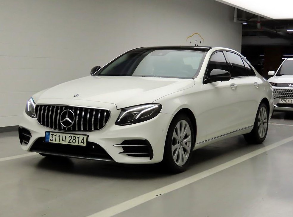 벤츠 E 클래스 E300 4MATIC 아방가르드 사진 2