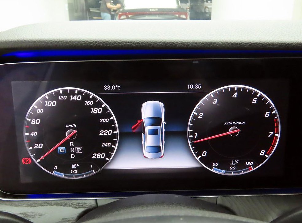 벤츠 E 클래스 E300 4MATIC 아방가르드 사진 6