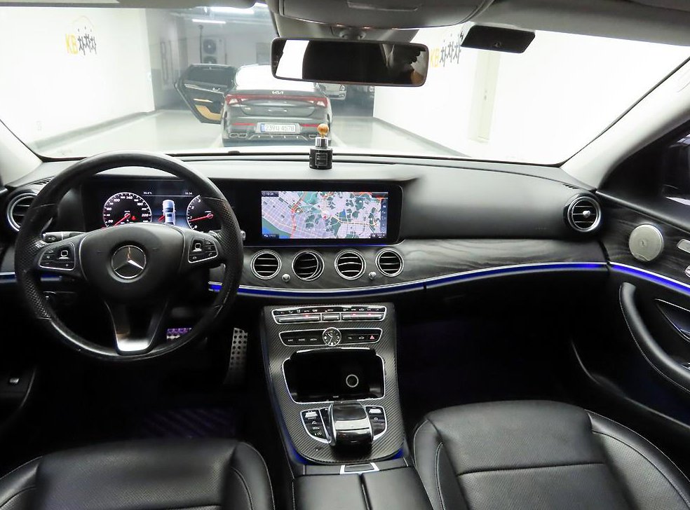 벤츠 E 클래스 E300 4MATIC 아방가르드 사진 7