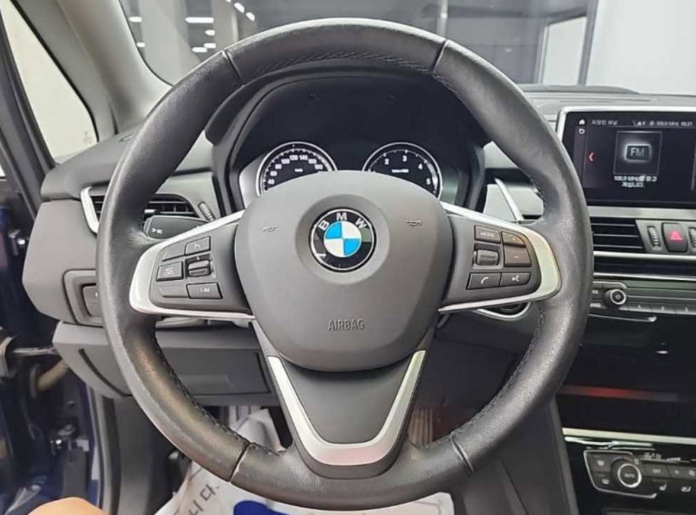 BMW 2시리즈 어드밴티지 사진 9