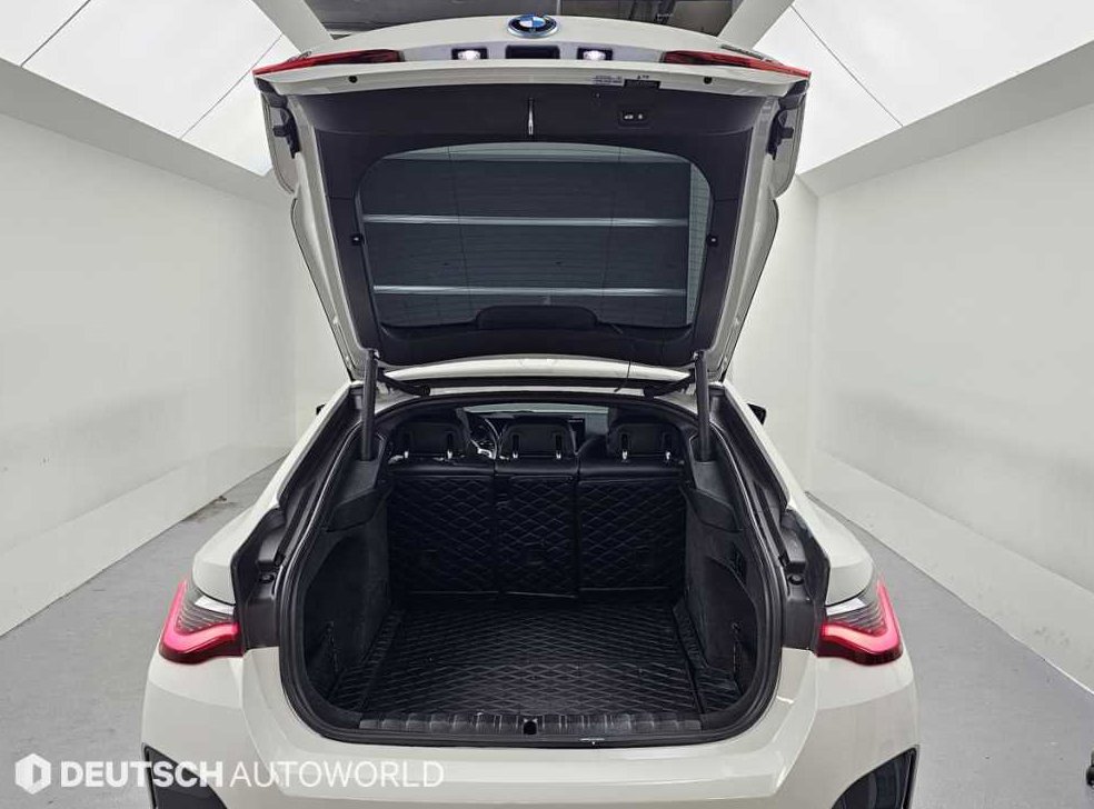BMW i4 eDrive 40 사진 19