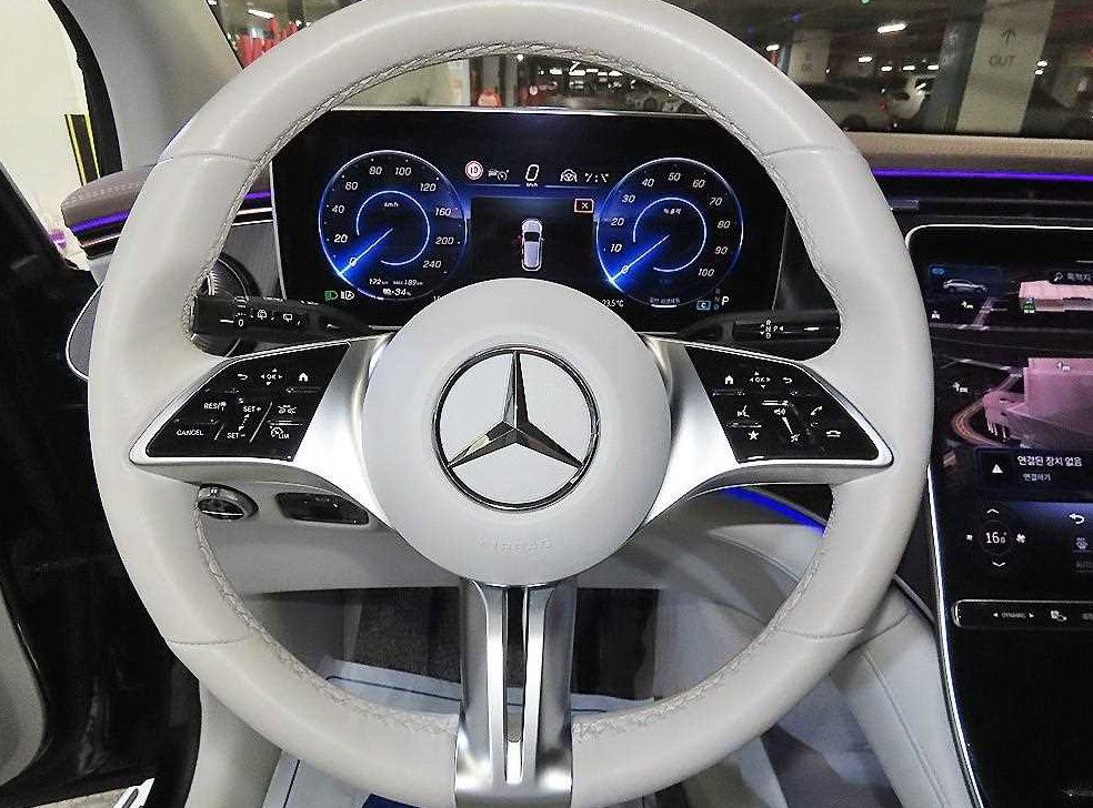 벤츠 EQE EQE500 4MATIC 사진 8