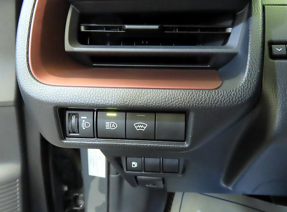 토요타 프리우스 2.0 PHEV SE 사진 16