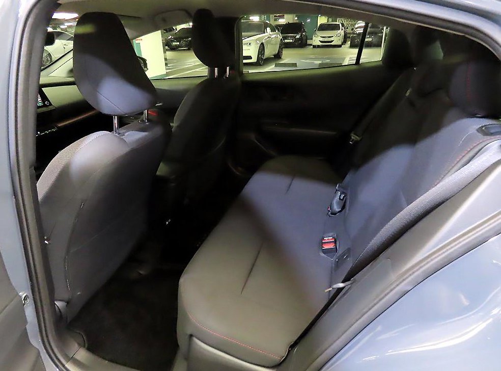 토요타 프리우스 2.0 PHEV SE 사진 6