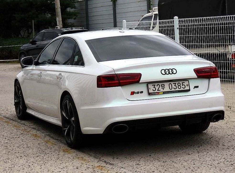 아우디 A6 40 TDI 콰트로 사진 3