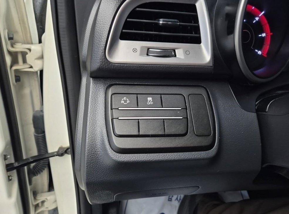 KG모빌리티(쌍용)  티볼리 디젤 2WD 1.6 VX 사진 16