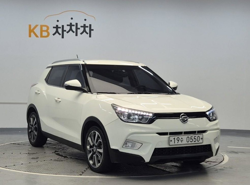 KG모빌리티(쌍용)  티볼리 디젤 2WD 1.6 VX 사진 4