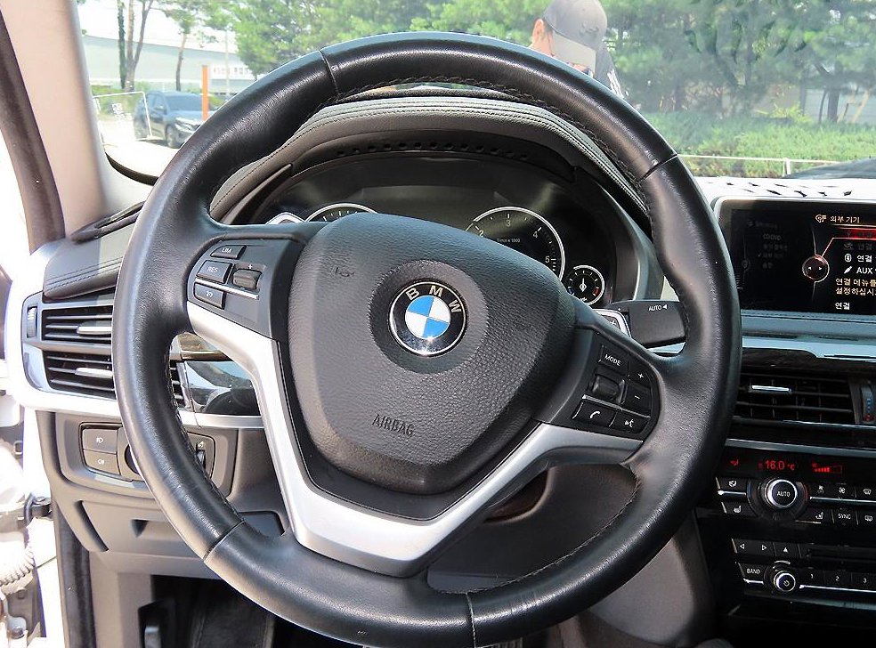BMW X6 xDrive 40d 사진 8