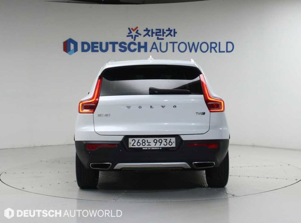 볼보 XC40 T4 4WD 모멘텀 사진 4