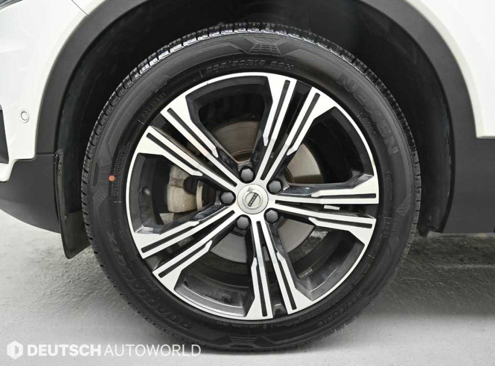 볼보 XC40 T4 4WD 모멘텀 사진 5