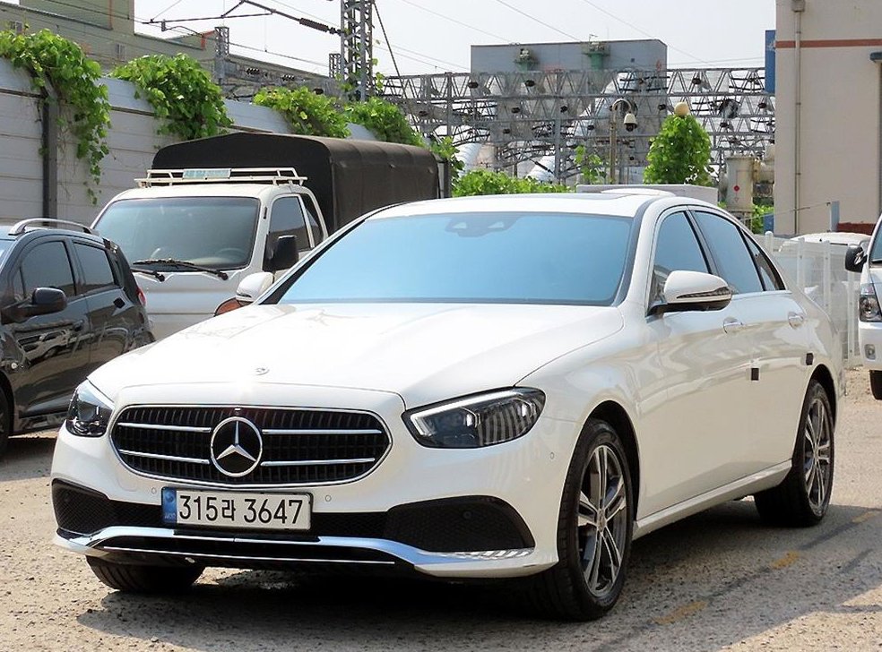 벤츠 E 클래스 E350 4MATIC 아방가르드 사진 2