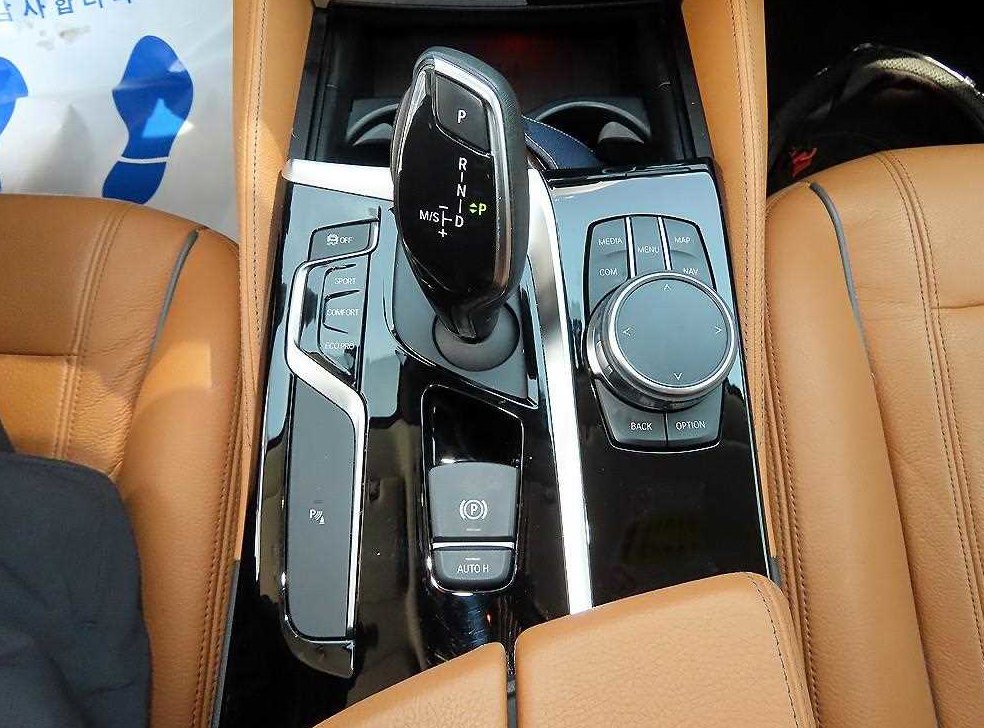BMW 5시리즈 520d 럭셔리 스페셜 에디션 사진 10