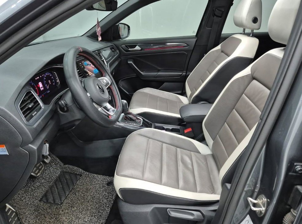 폭스바겐 티록 2.0 TDI 프레스티지 사진 11