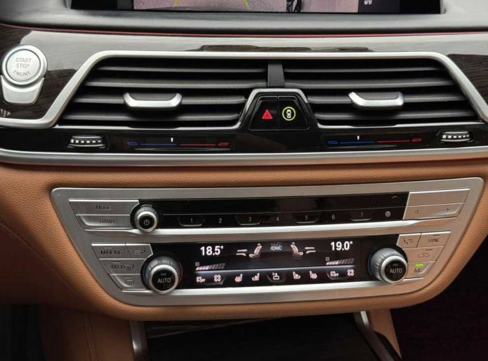 BMW 7시리즈 730d xDrive 디자인 퓨어 엑설런스 사진 12