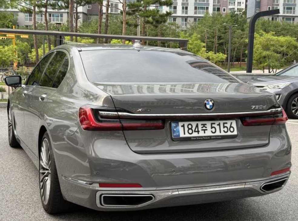 BMW 7시리즈 730d xDrive 디자인 퓨어 엑설런스 사진 3