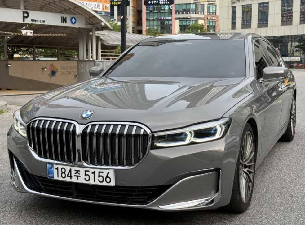 BMW 7시리즈 730d xDrive 디자인 퓨어 엑설런스 사진 4
