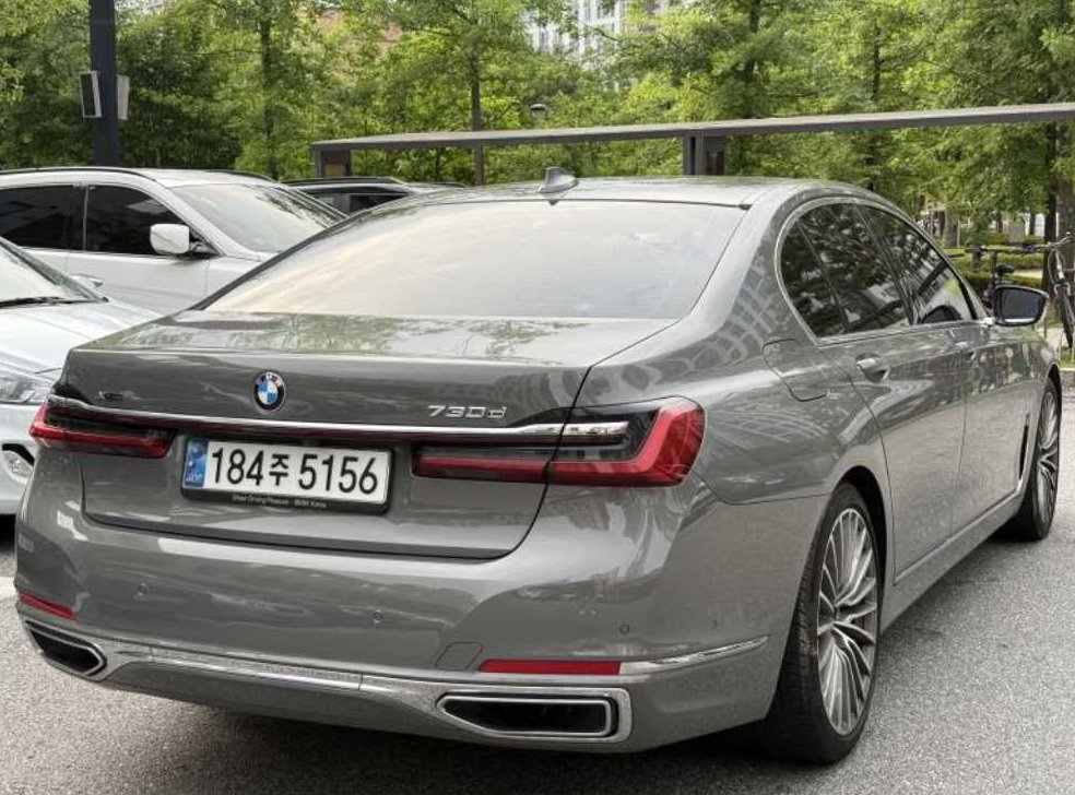 BMW 7시리즈 730d xDrive 디자인 퓨어 엑설런스 사진 5