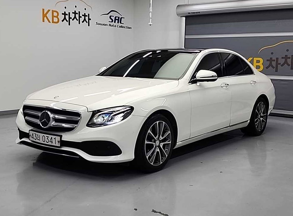 벤츠 E 클래스 E300 4MATIC 아방가르드인텔리전트드라이브 사진 2