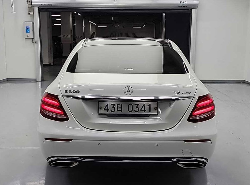 벤츠 E 클래스 E300 4MATIC 아방가르드인텔리전트드라이브 사진 3