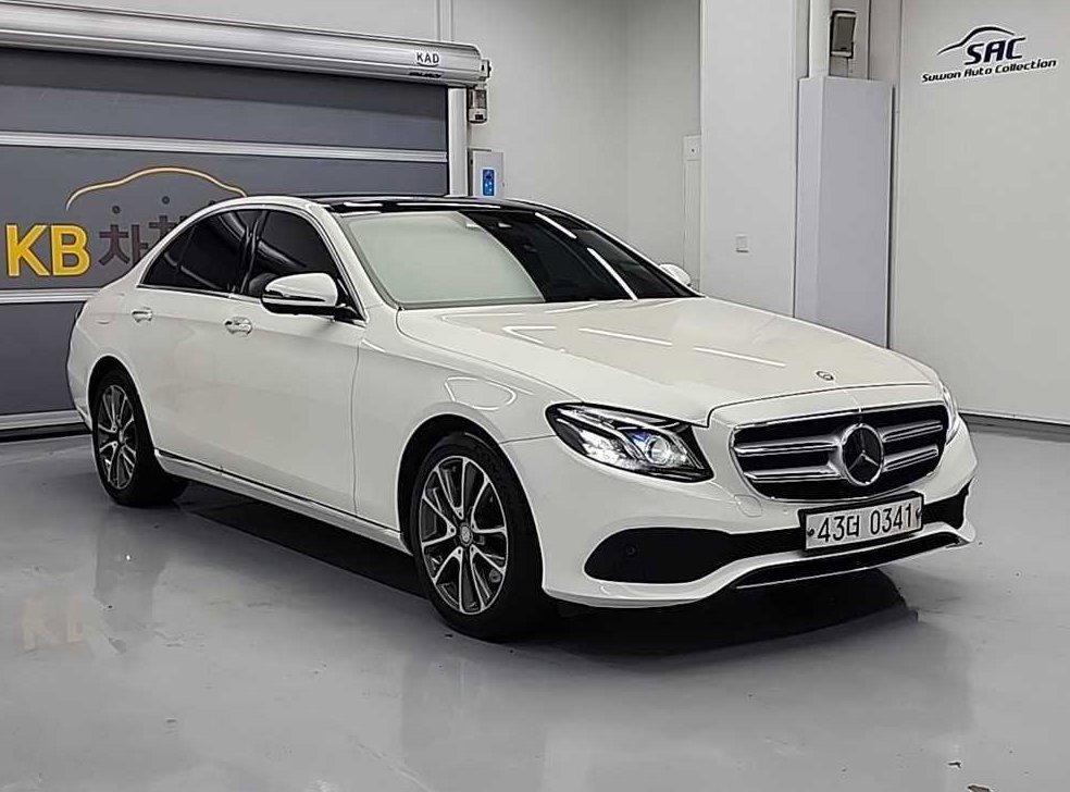 벤츠 E 클래스 E300 4MATIC 아방가르드인텔리전트드라이브 사진 4