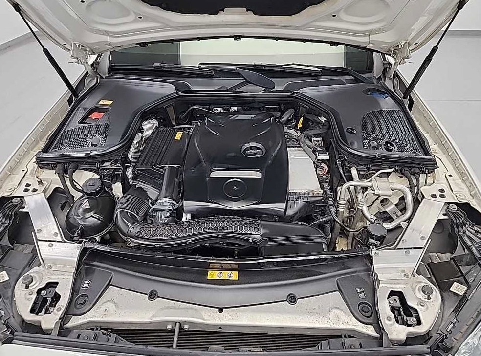 벤츠 E 클래스 E300 4MATIC 아방가르드인텔리전트드라이브 사진 5