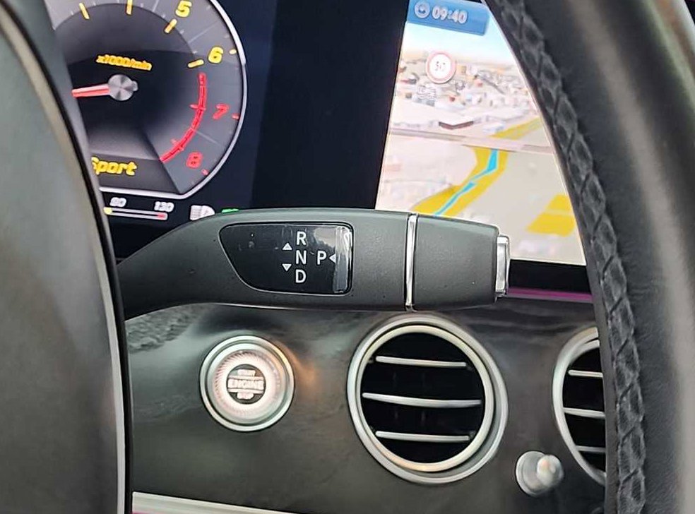 벤츠 E 클래스 E300 4MATIC 아방가르드인텔리전트드라이브 사진 8