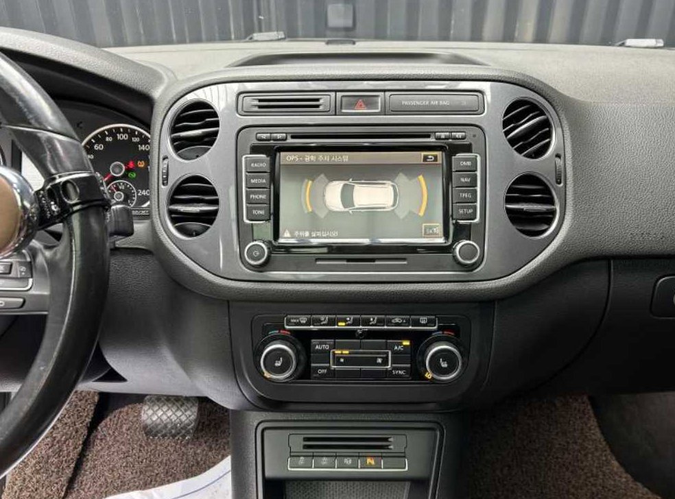 폭스바겐 티구안 2.0 TDI 프리미엄 사진 11