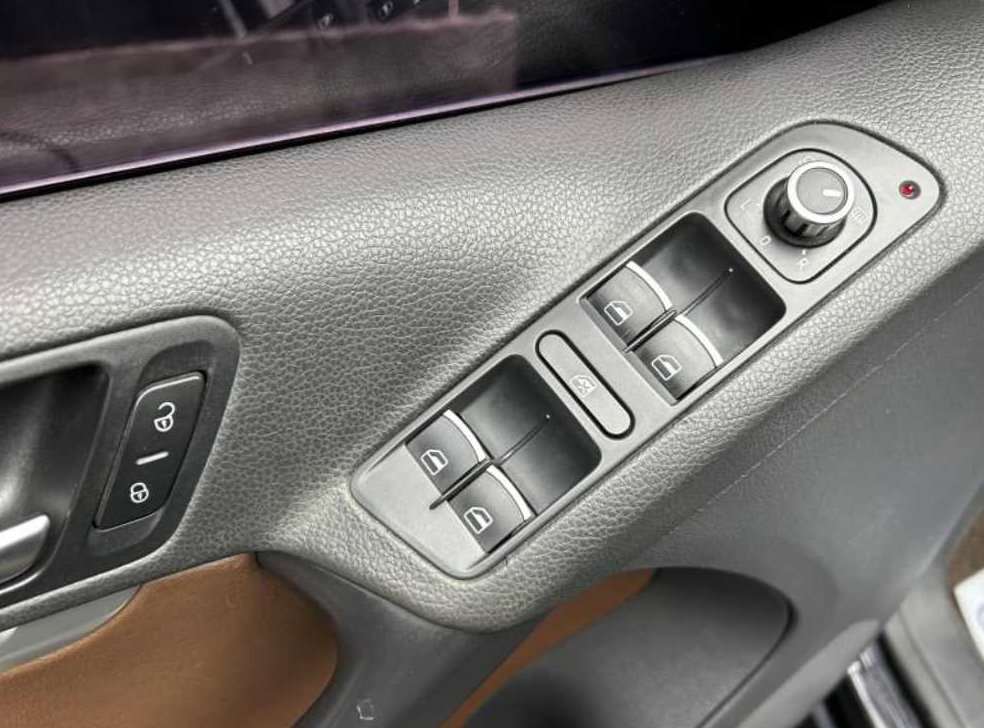 폭스바겐 티구안 2.0 TDI 프리미엄 사진 13