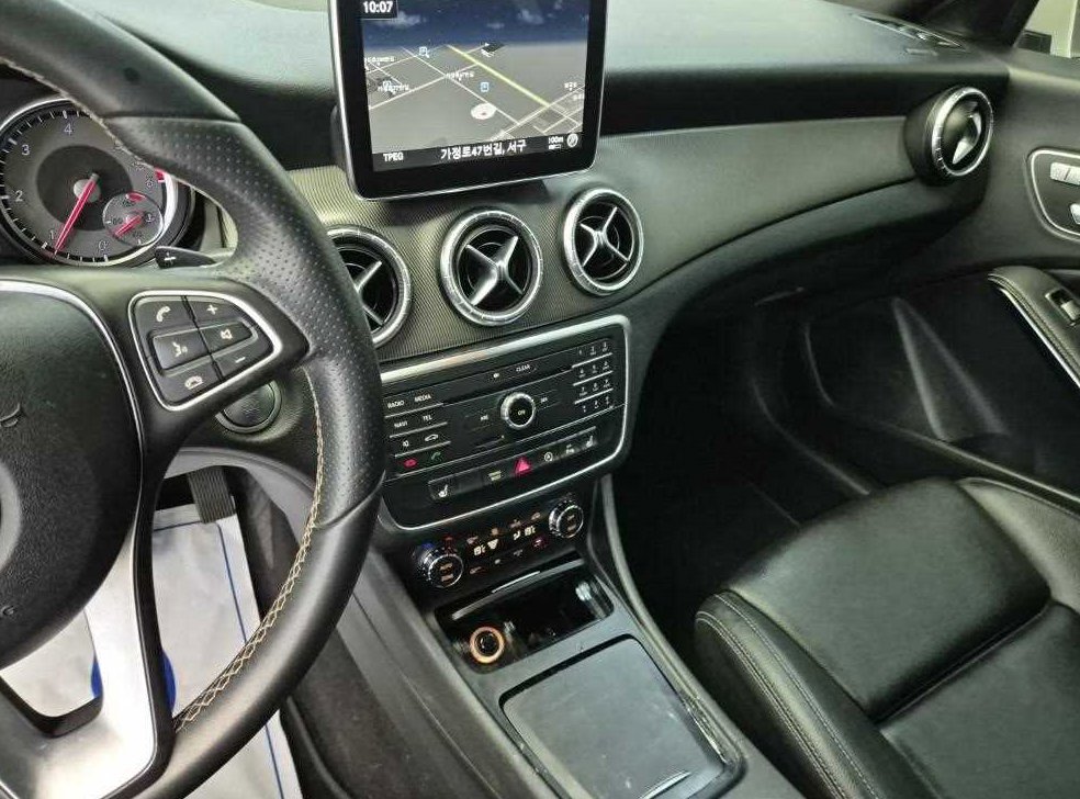 벤츠 CLA 클래스 CLA 200d 4MATIC 사진 10