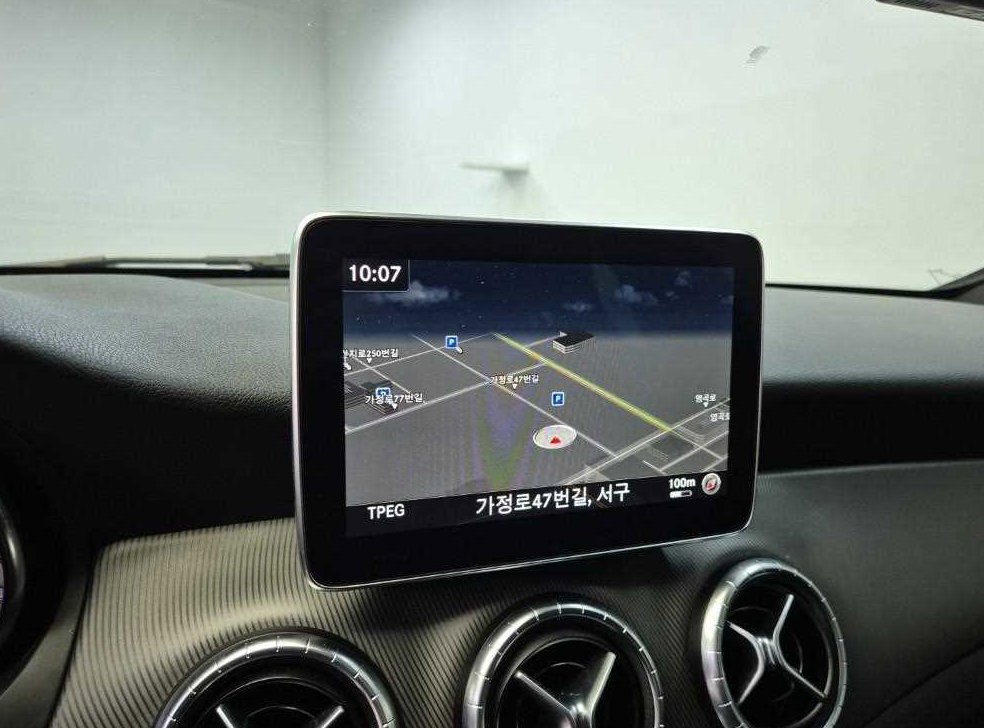 벤츠 CLA 클래스 CLA 200d 4MATIC 사진 14
