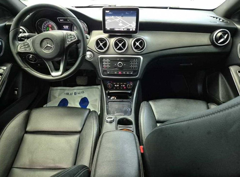 벤츠 CLA 클래스 CLA 200d 4MATIC 사진 7